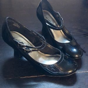 Hot Tomato small women’s heels